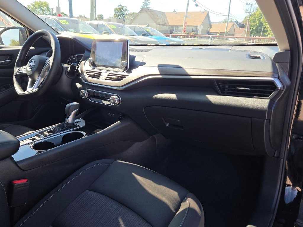 Certified Used 2024 Black Nissan 2.5 SV image 5