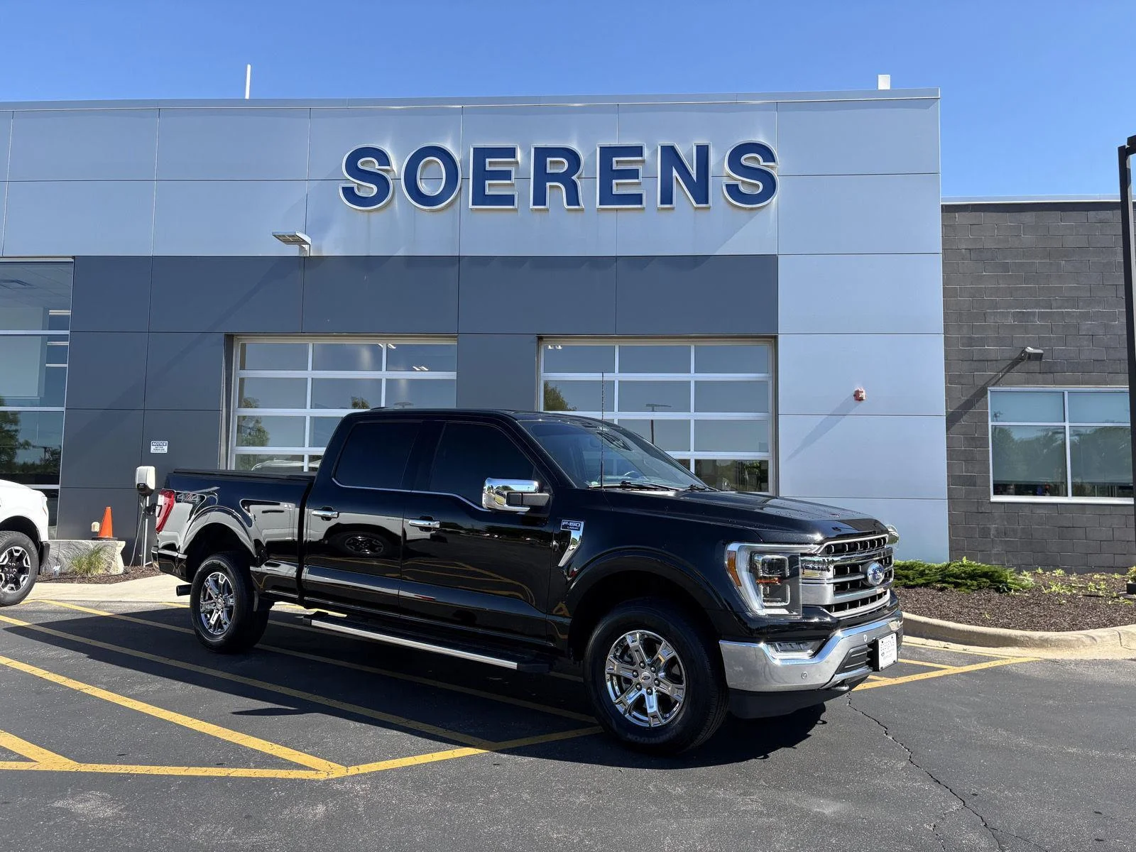Used 2022 Agate Black Ford LARIAT image 1