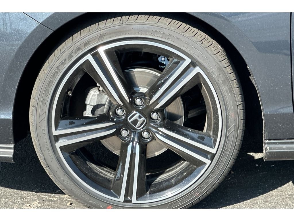 New 2026 Meteorite Gray Metallic Honda SE image 41