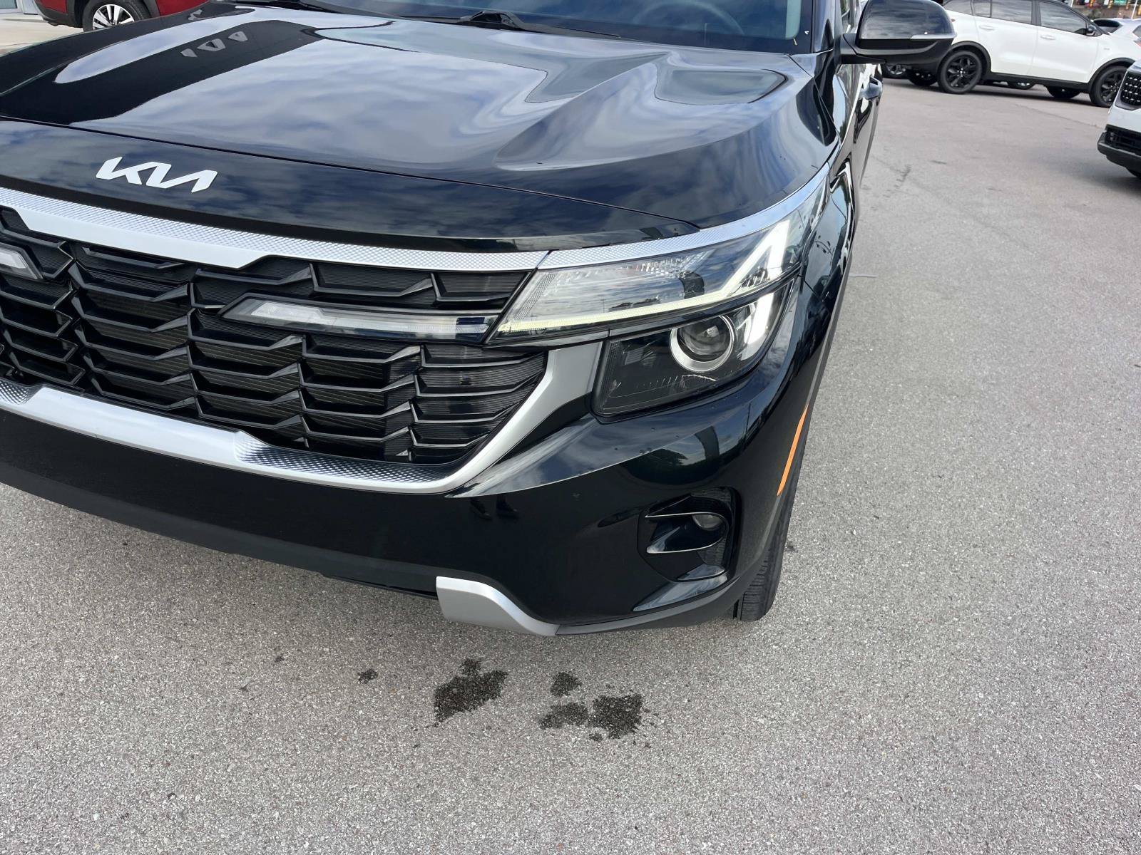 Used 2024 Fusion Black Kia EX image 9
