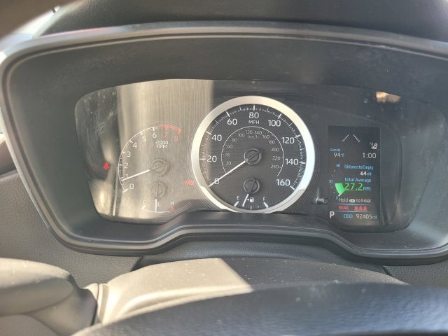 Used 2020  Toyota LE image 28