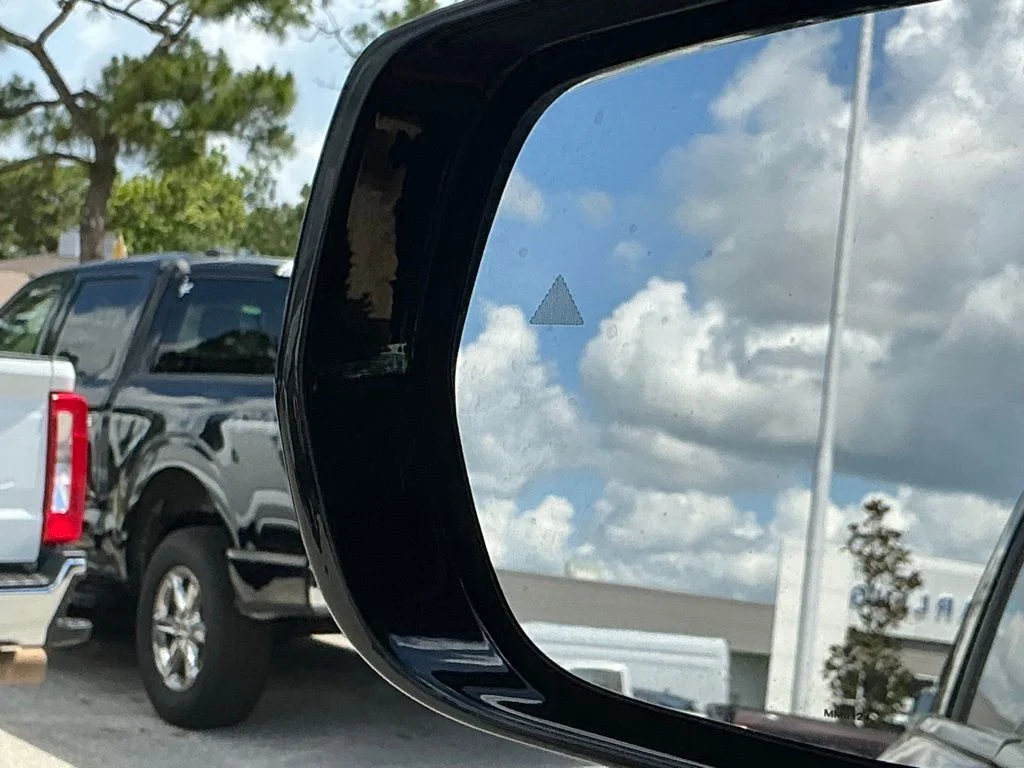 Used 2024 Red Jeep Altitude image 36