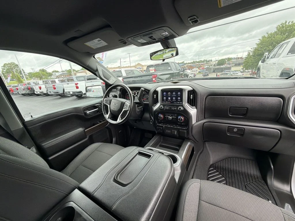 Used 2020 Silver Chevrolet RST image 10