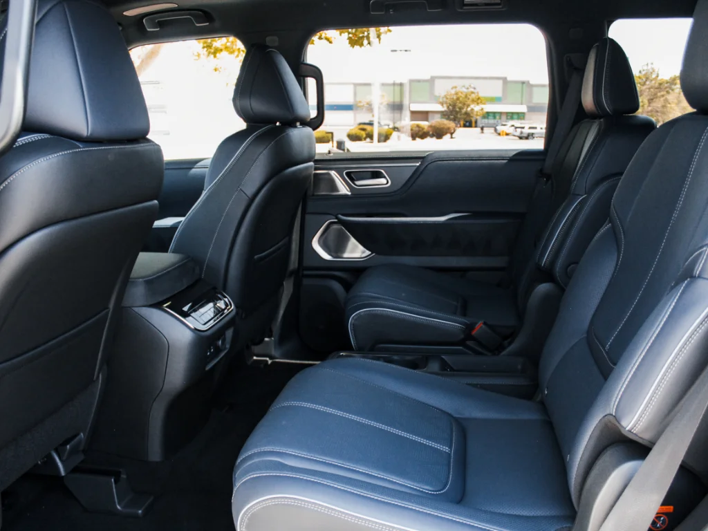 New 2027 RADIANT WHITE INFINITI Sport 4WD image 24