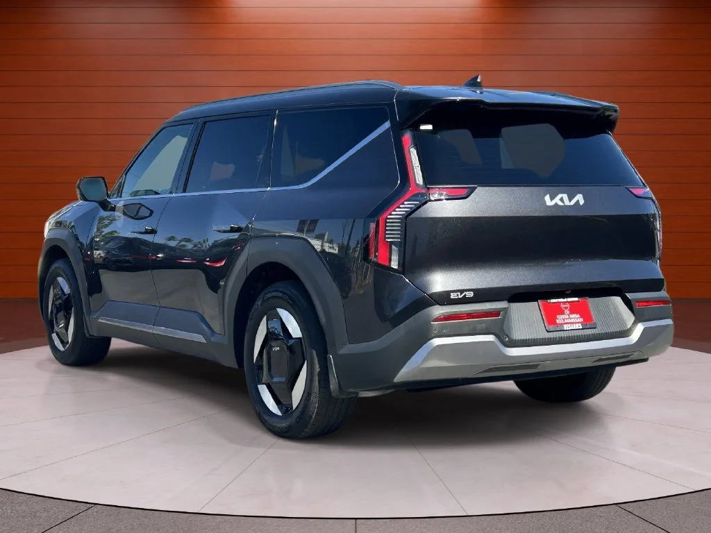 Used 2024 Kia EV9 Wind with VIN KNDAFFS57R6046269 for sale in Costa Mesa, CA