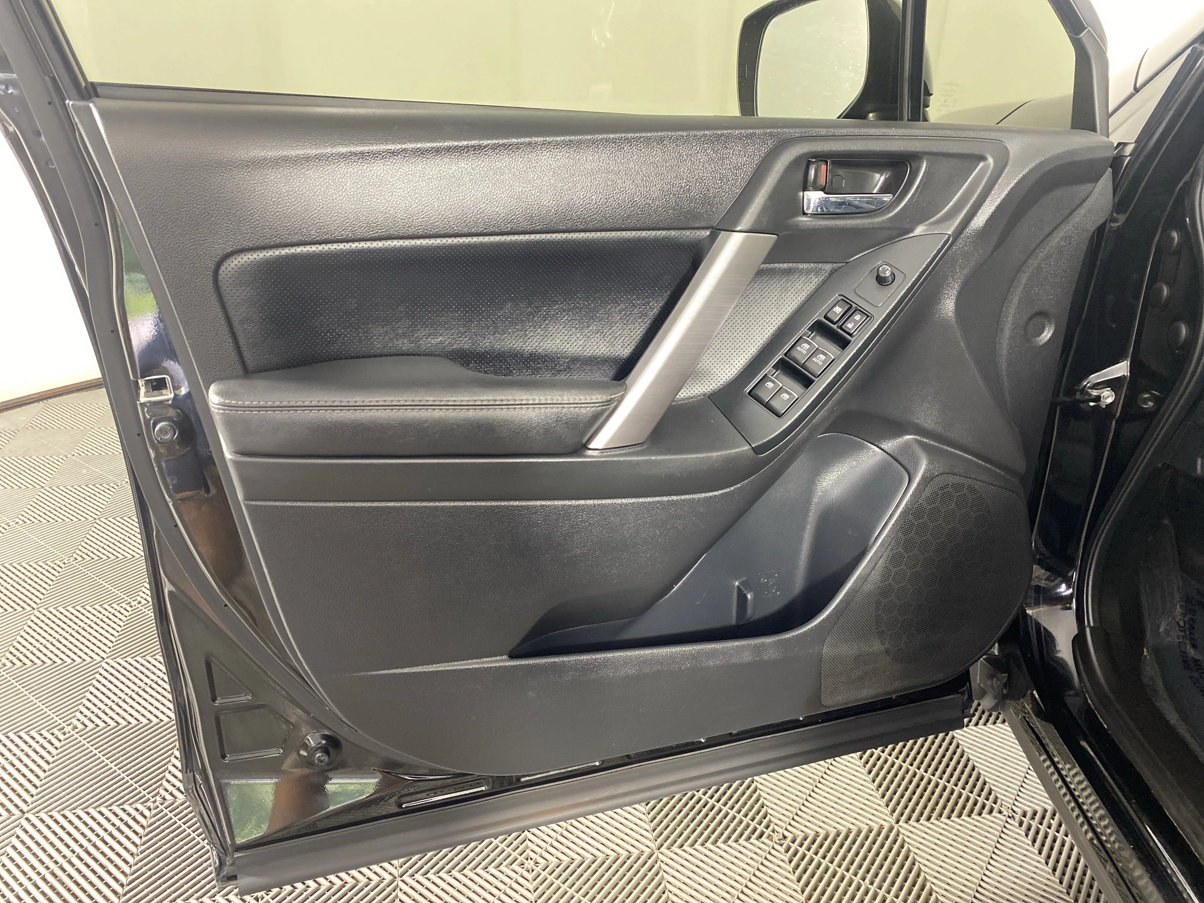 Used 2018 Crystal Black Silica Subaru Premium Black Edition image 14