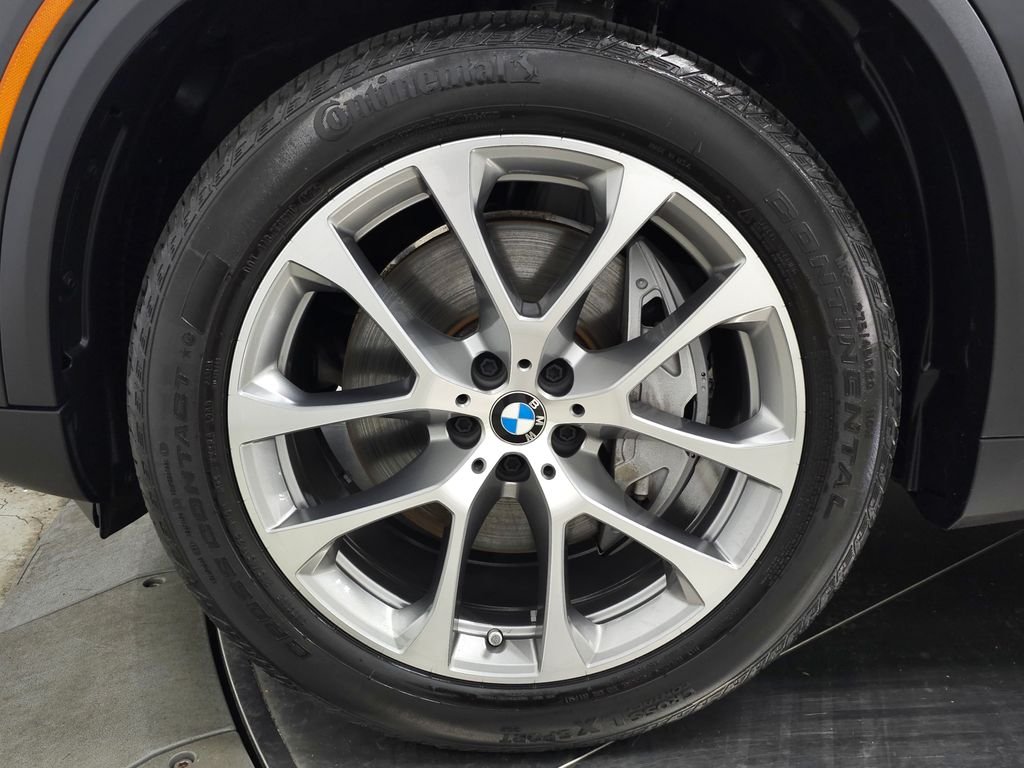 Used 2026 Black Sapphire Metallic BMW xDrive50e image 11
