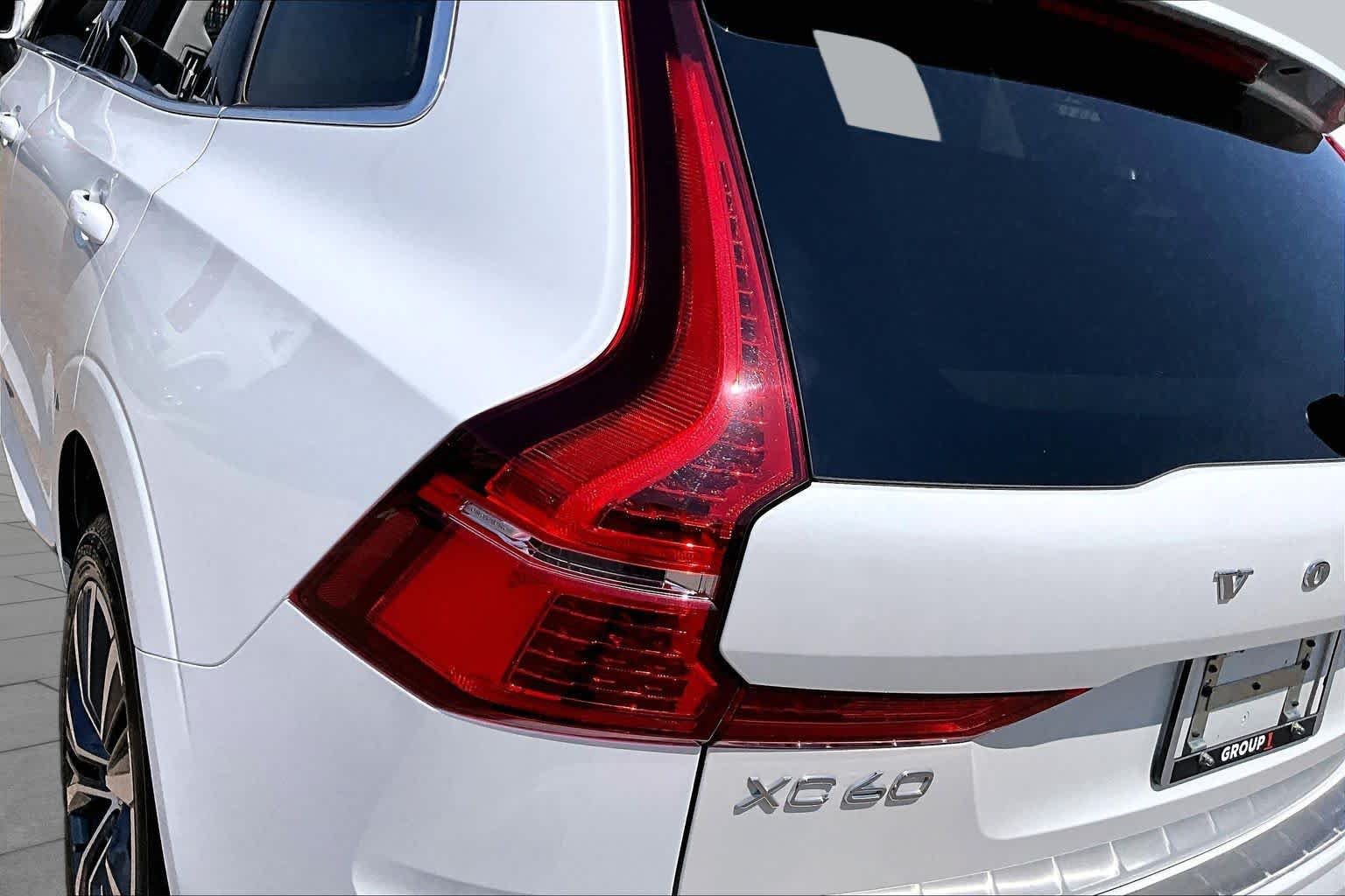 Used 2022  Volvo Momentum image 29