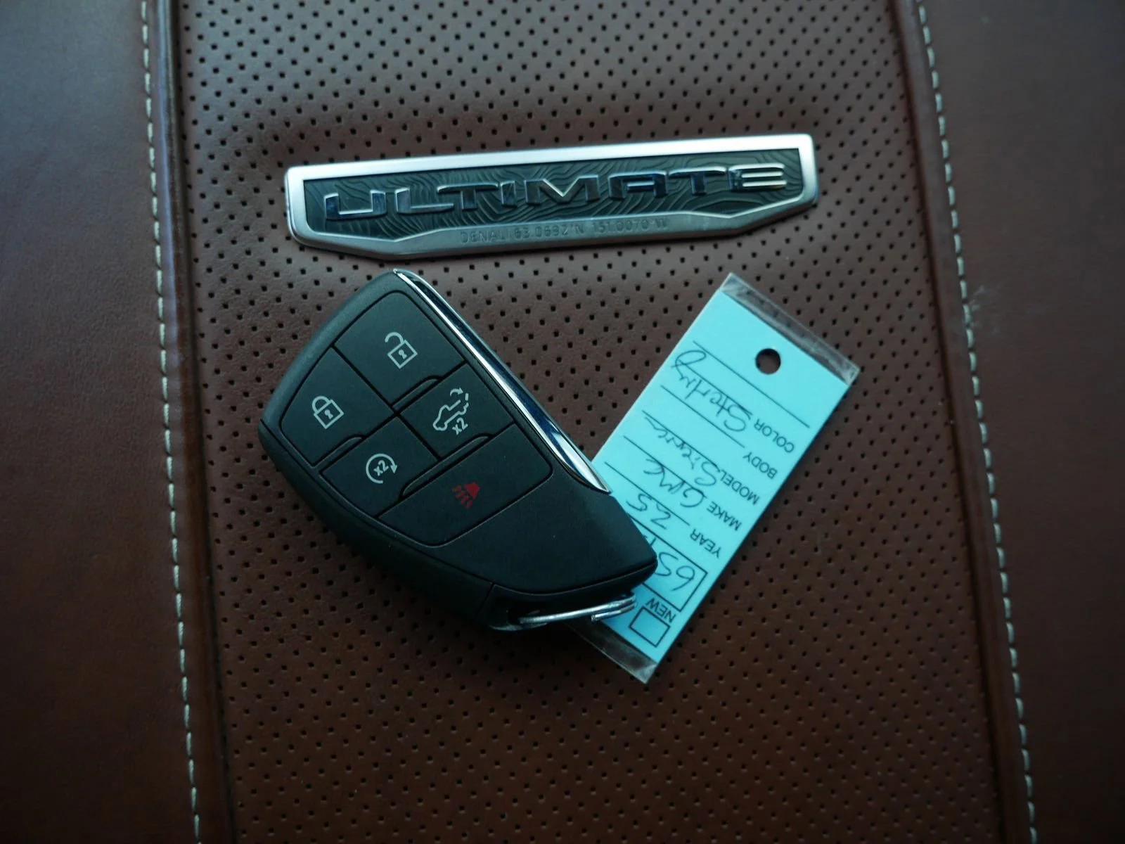 Used 2025 Sterling Metallic GMC Denali Ultimate image 27