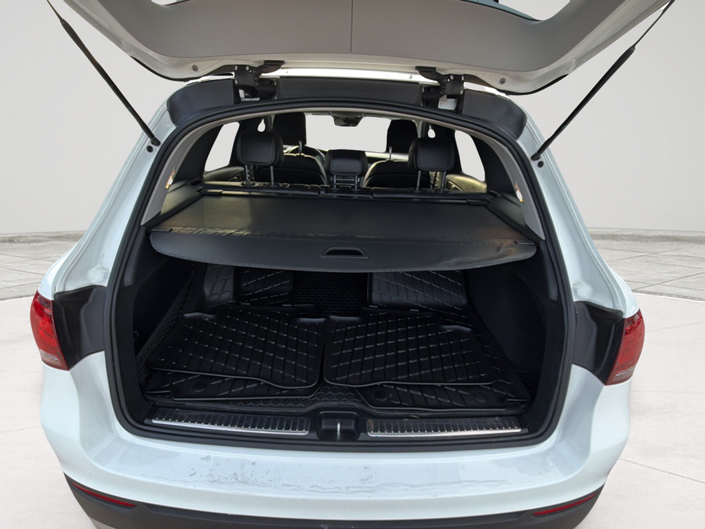 Used 2022 White Mercedes-Benz GLC 300 image 20