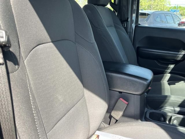 Used 2019 Gray Jeep Unlimited Sport image 23