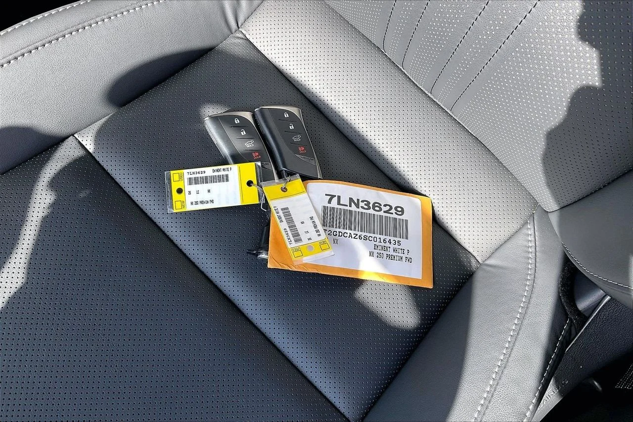 Used 2025 White Lexus 250 Premium image 33