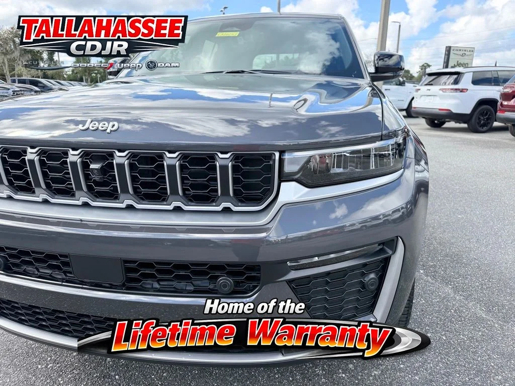 New 2026 Baltic Gray Metallic Clear-Coat Exterior Paint Jeep Limited image 11
