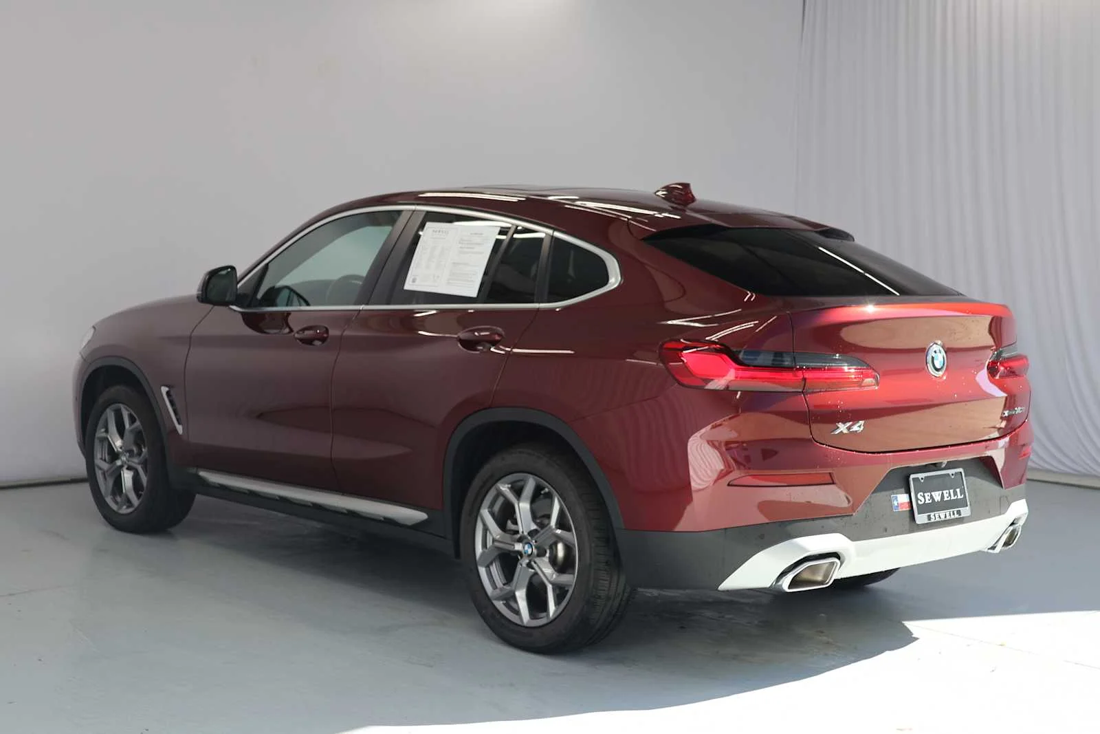 Certified Used 2025 Aventurin Red Metallic BMW xDrive30i image 7