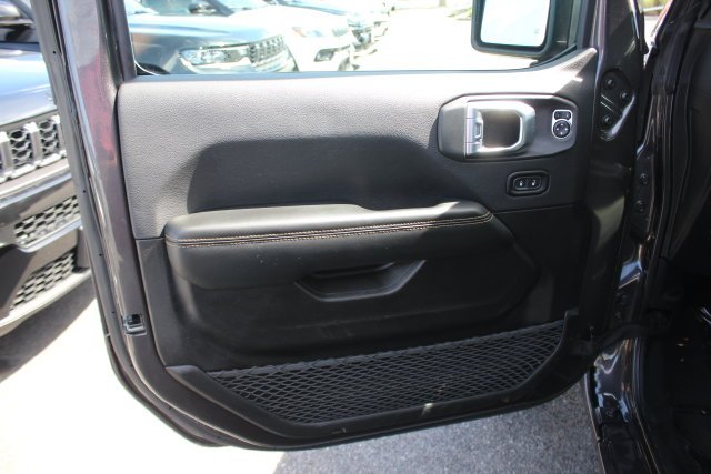 Used 2025 Gray Jeep Sahara image 19