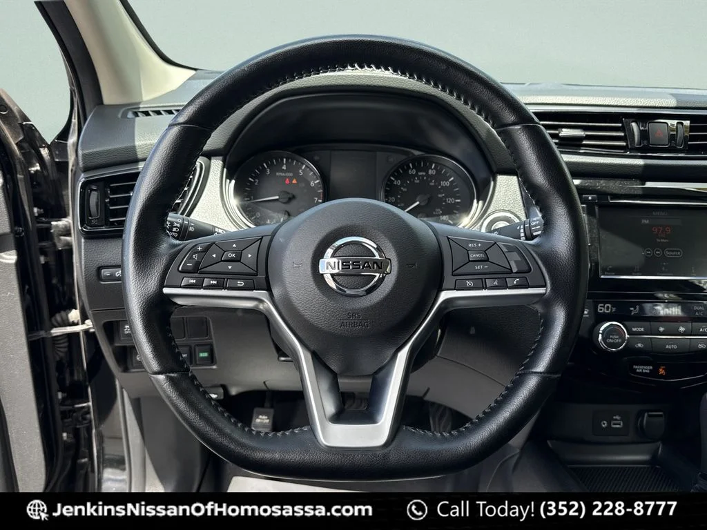 Used 2022 Black Nissan SV image 42