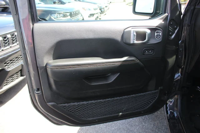 Used 2025 Gray Jeep Sahara image 19