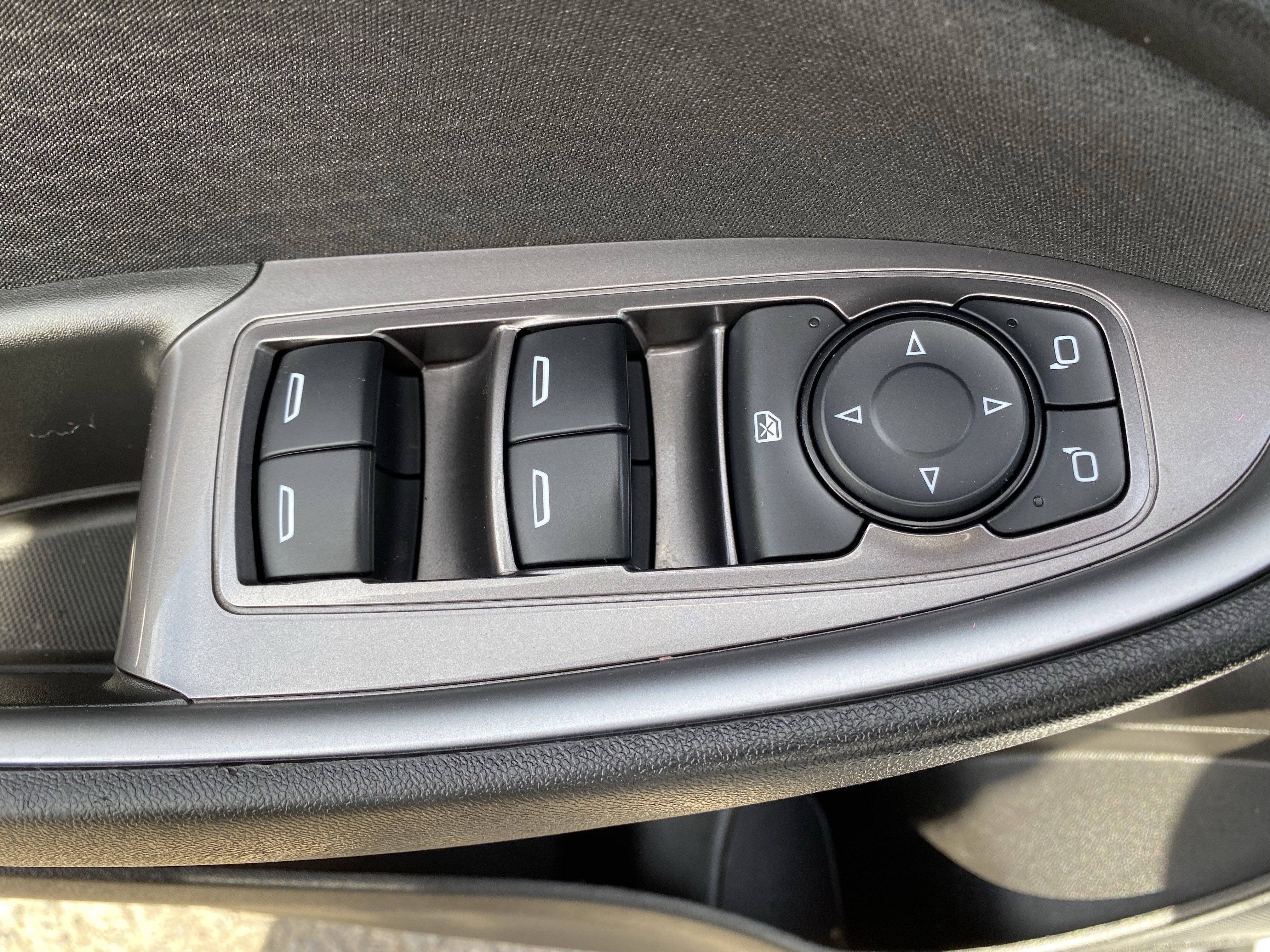 Used 2025 Summit White Chevrolet LS image 18