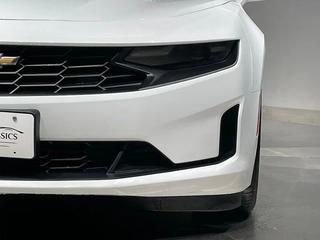 Used 2019 White Chevrolet 1LT image 4