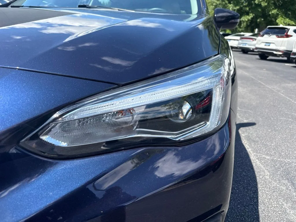 Used 2020 Dark Blue Pearl Subaru Limited image 9