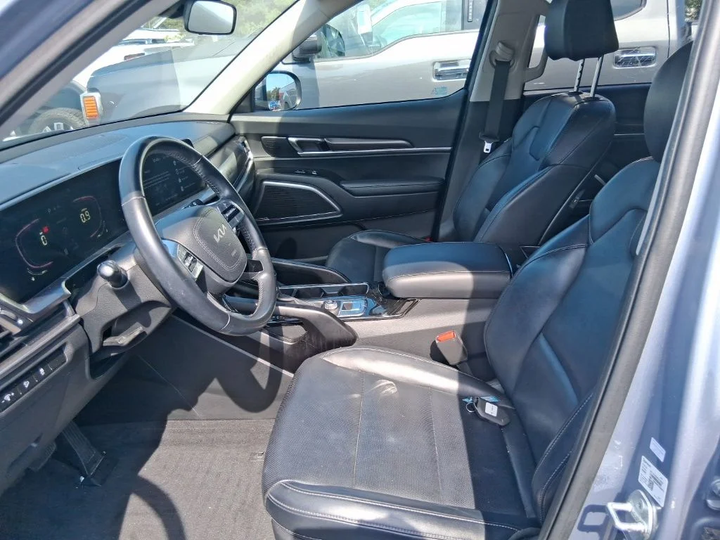Used 2024 Silver Kia S image 10