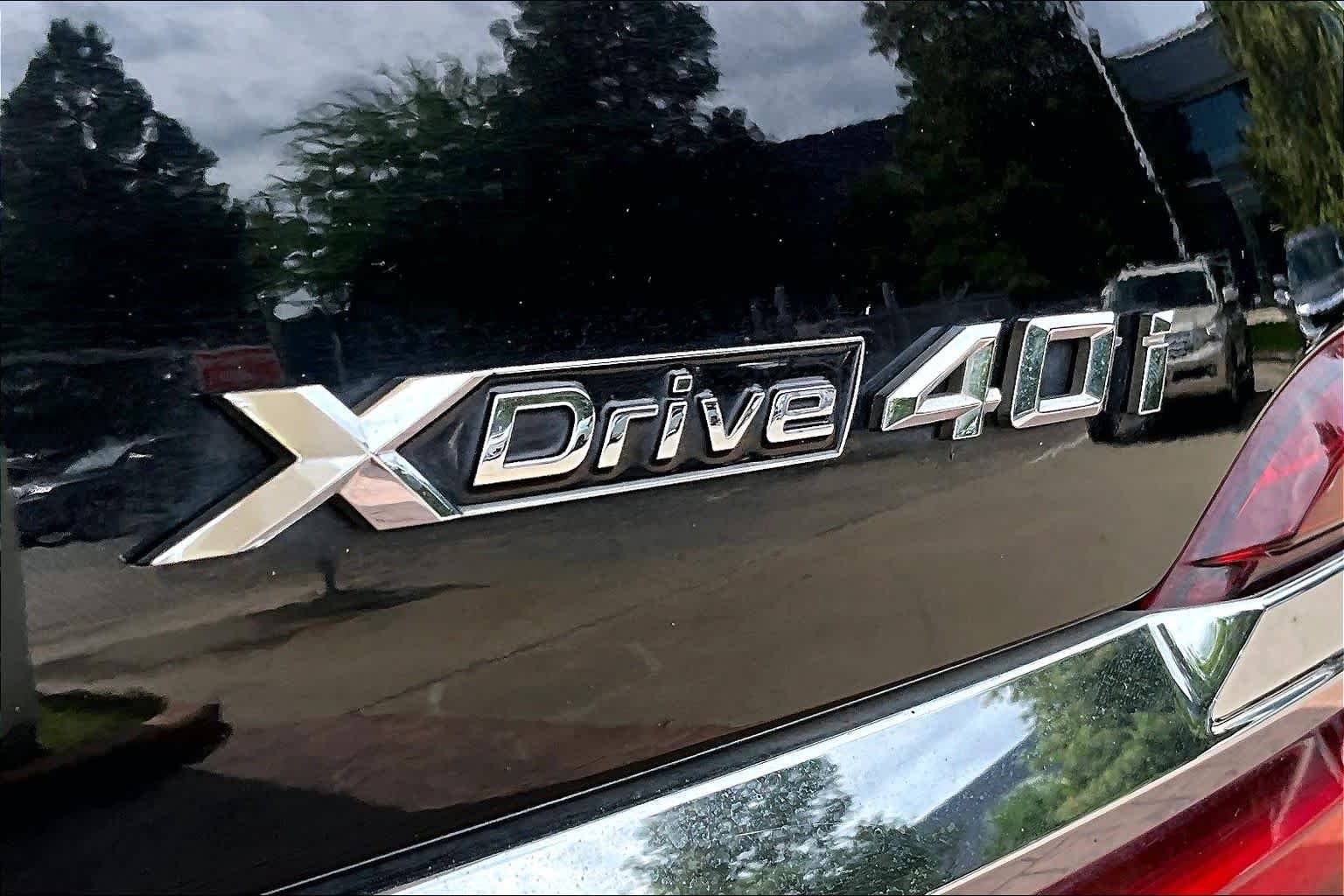 Used 2021 Jet Black BMW xDrive40i image 9
