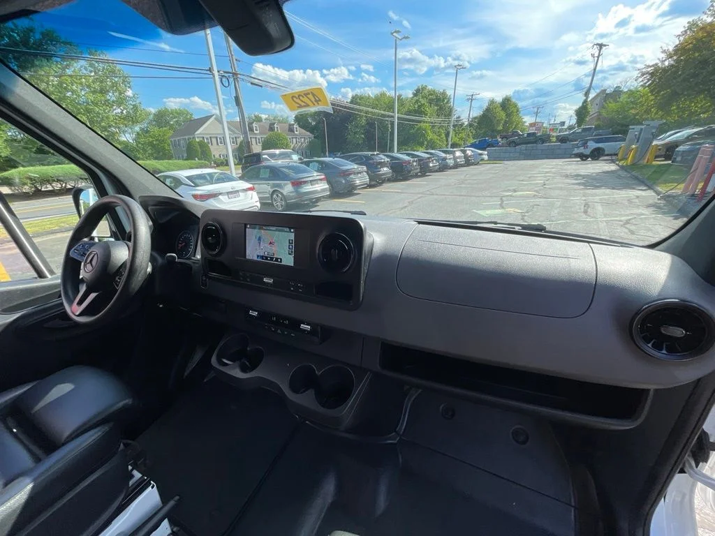 Used 2022 White Mercedes-Benz Cargo 170 WB image 10