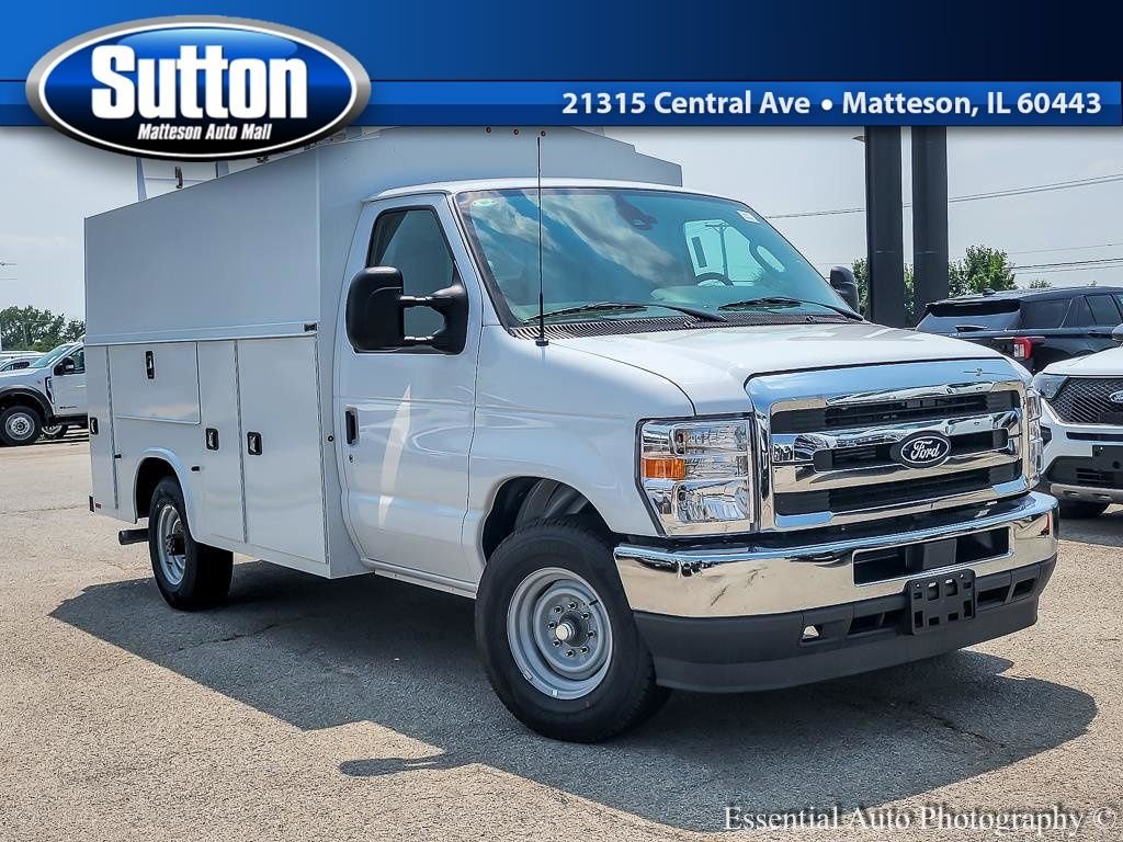 2026 Ford E-Series SRW E-350 Super Duty 138 in WB's photo