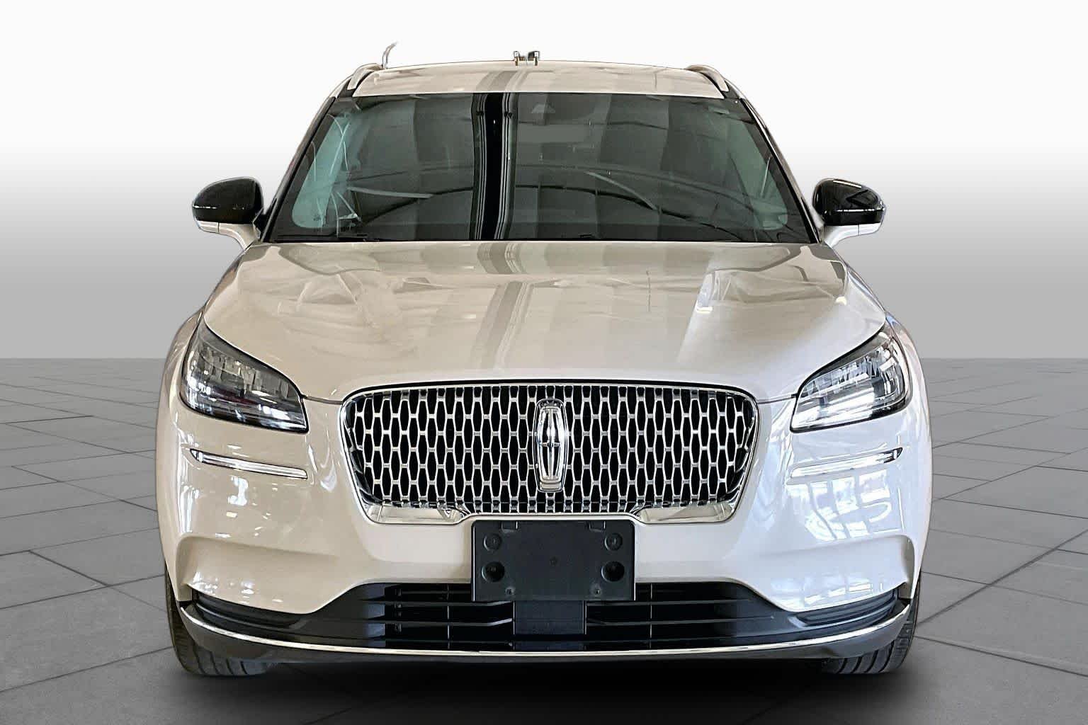 Used 2022 Ceramic Pearl Metallic Tri-Coat Lincoln Standard image 3