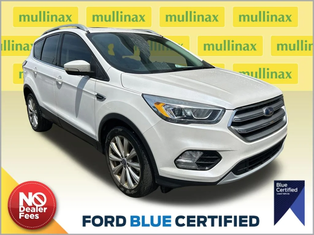 2017 Ford Escape Titanium's photo