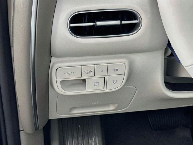 New 2026 Black Hyundai Blue SEL 7P image 14