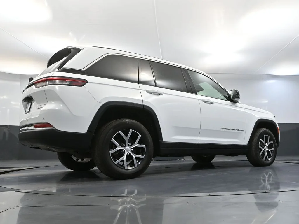 Certified Used 2024 White/off-white Jeep Limited image 51