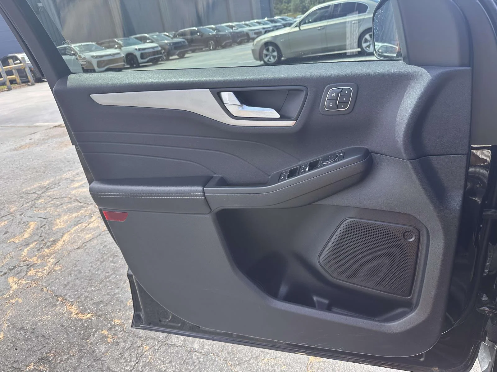 Used 2022 Black Ford SEL image 16
