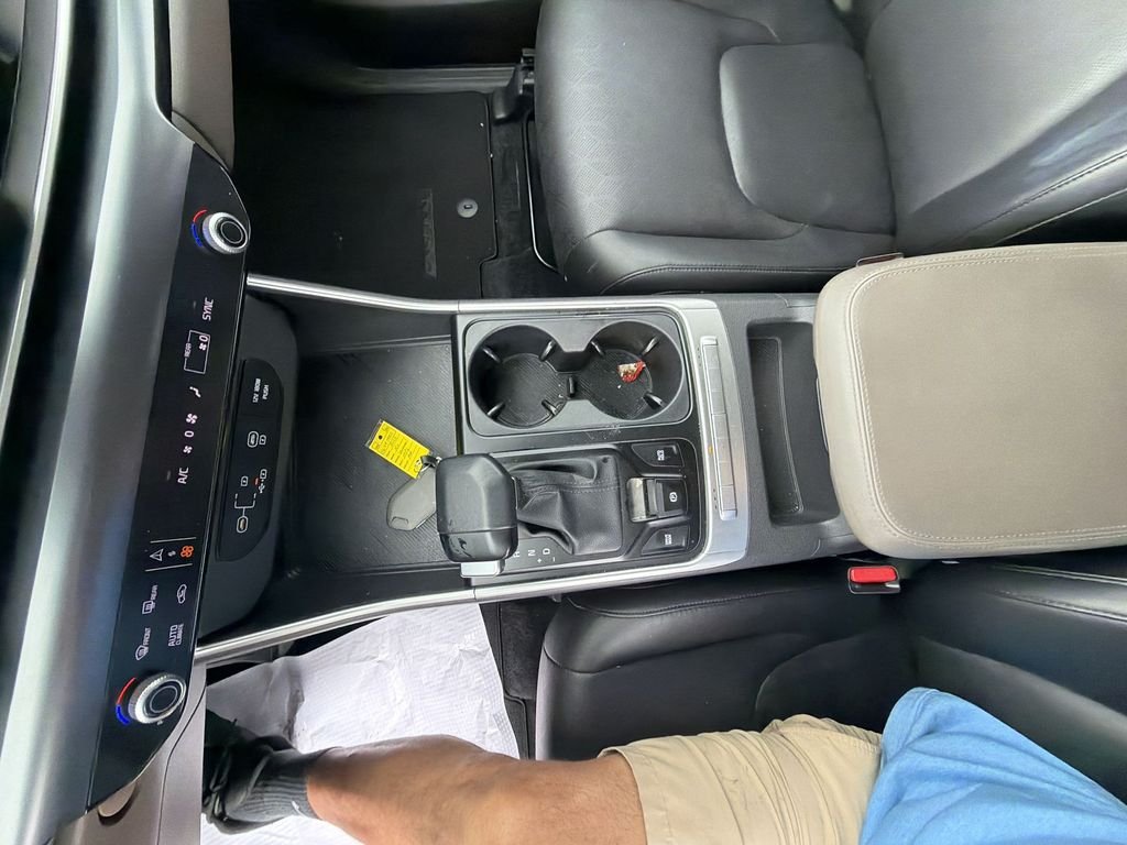2025 Kia Carnival LXS - Photo 19