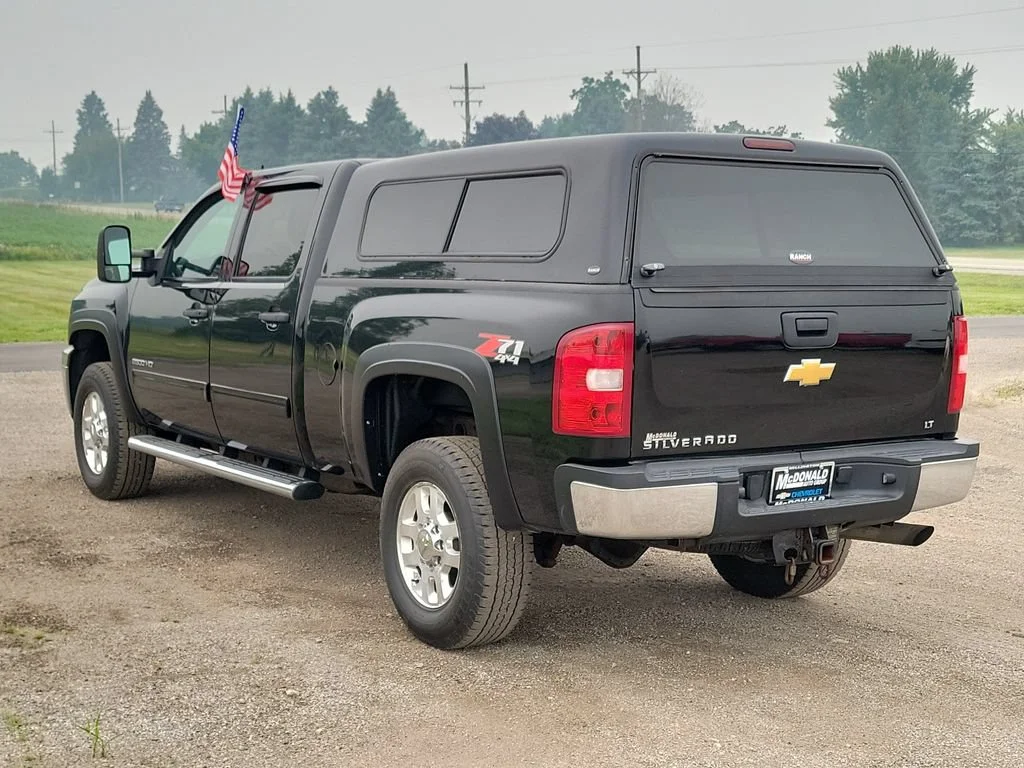 Used 2013 BLACK Chevrolet LT image 4
