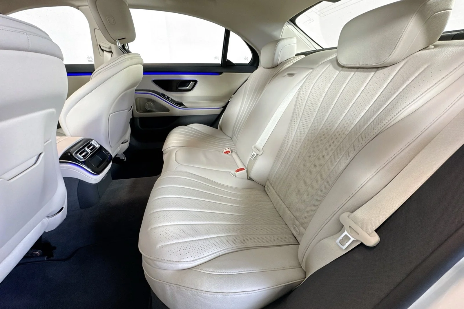 Used 2023 Manufaktur Diamond White Mercedes-Benz S 500 image 22
