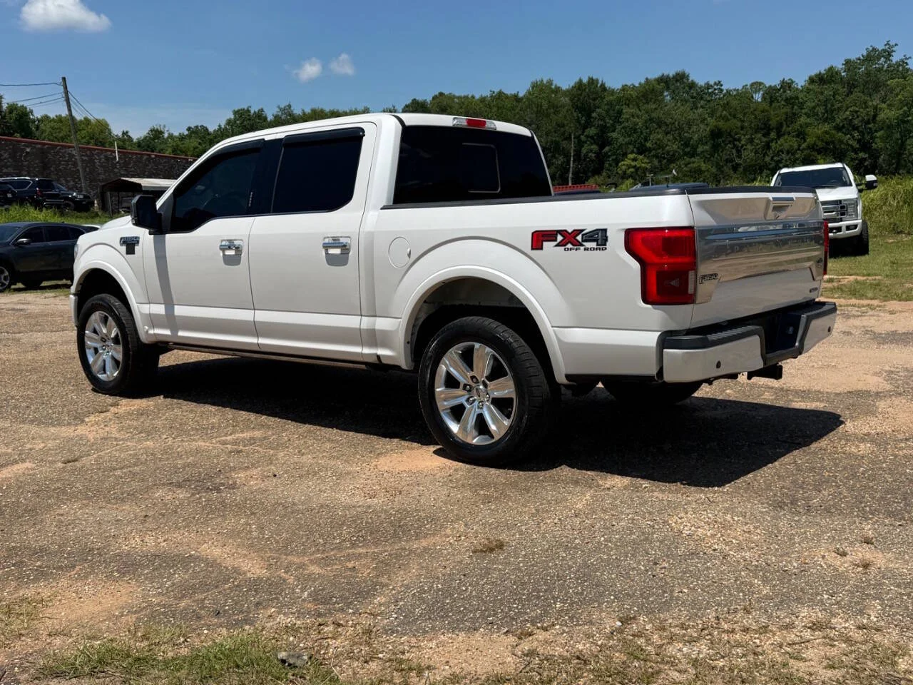 Used 2018 White Ford Platinum 4x4 4dr SuperCrew 5.5 ft. SB image 3
