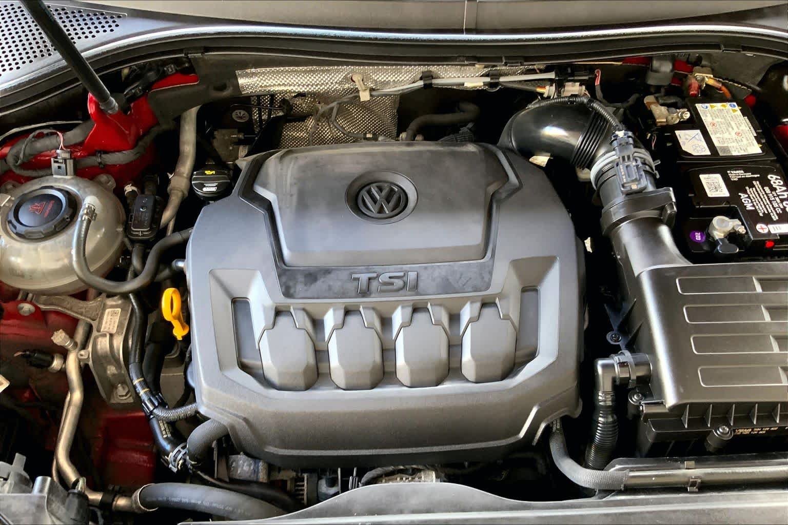 Used 2019 Cardinal Red Metallic Volkswagen SE image 33