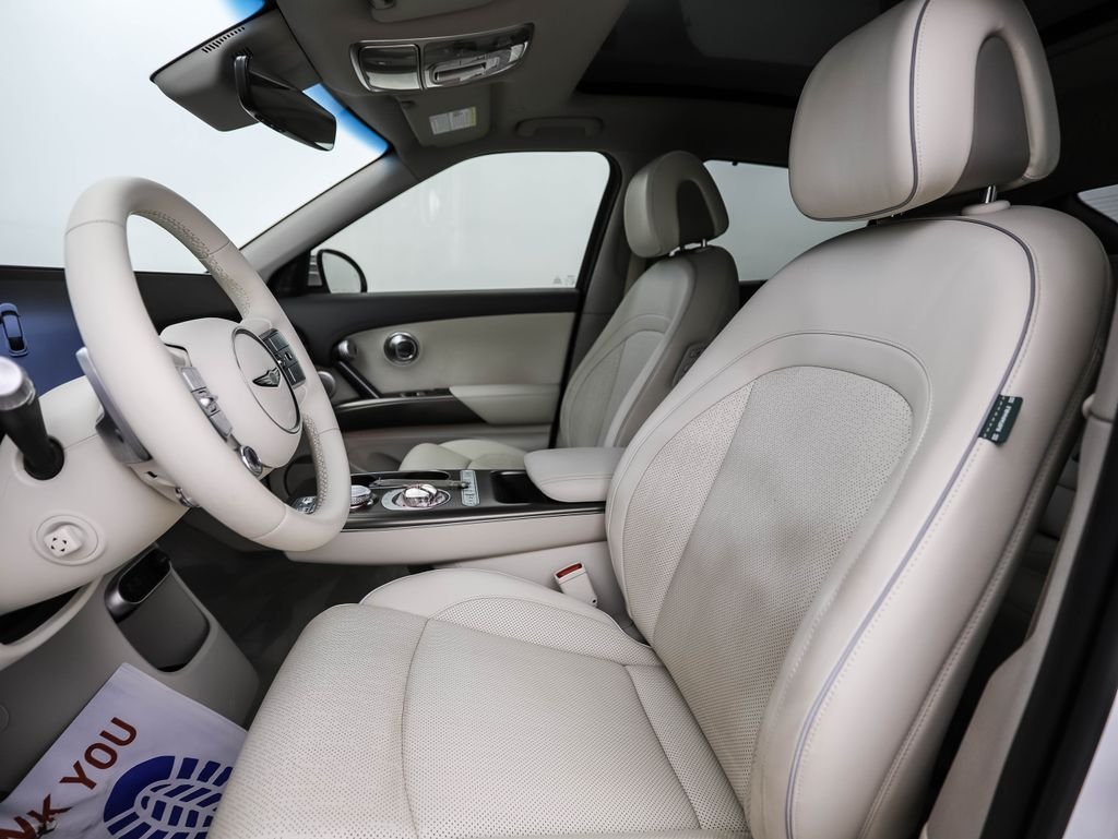 Used 2023 White Genesis Advanced image 11