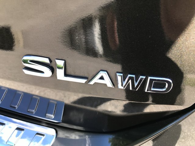 Used 2016 Midnight Jade Nissan SL image 9