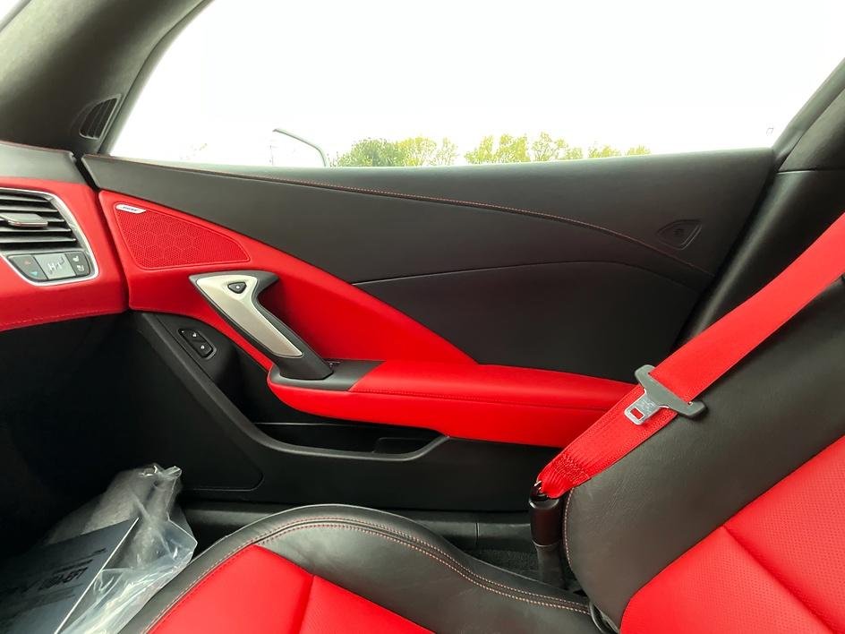 Used 2019 White Chevrolet ZR1 image 29