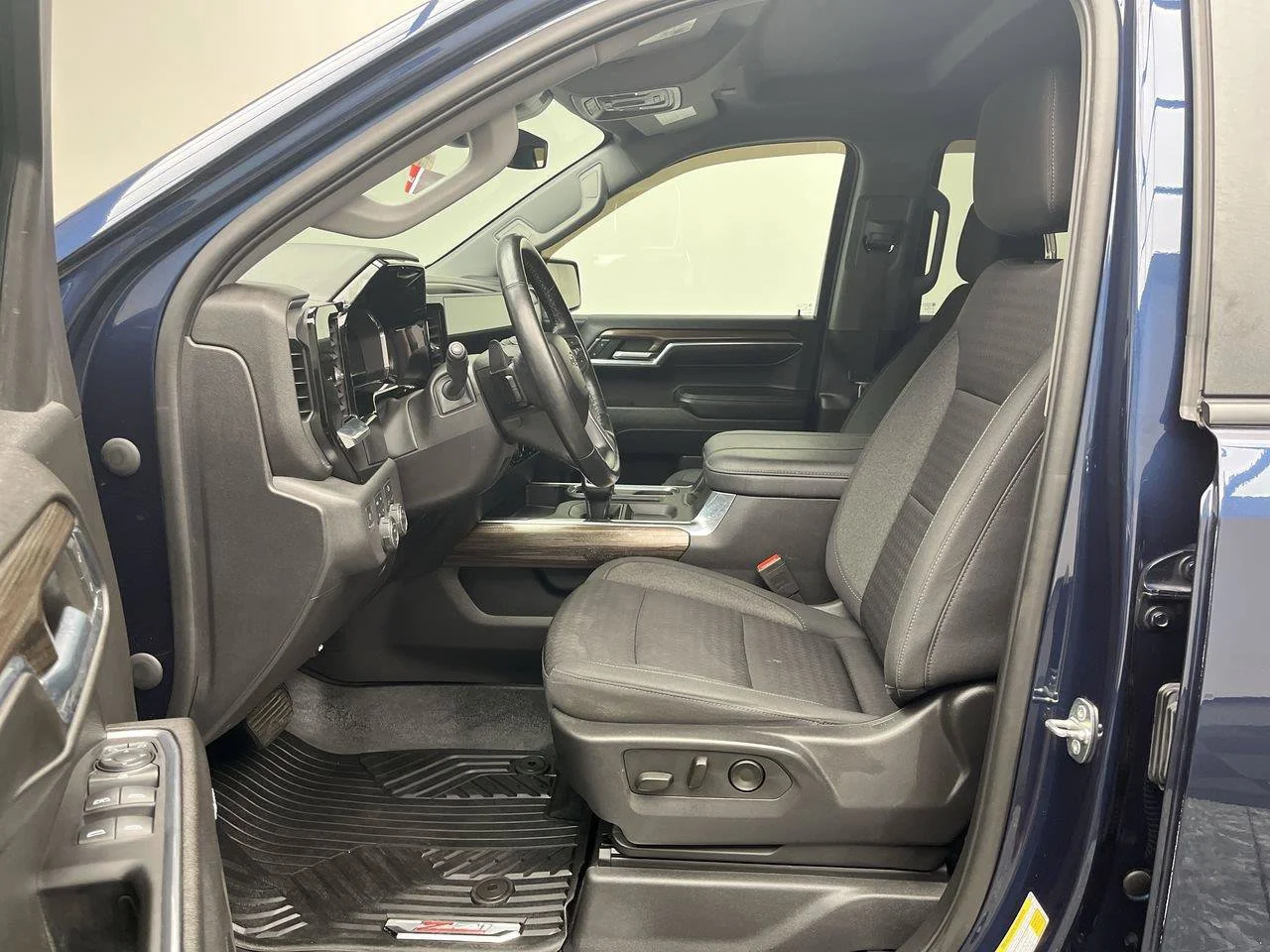 Used 2023 NORTHSKY BLUE METALLIC Chevrolet LT Trail Boss image 3