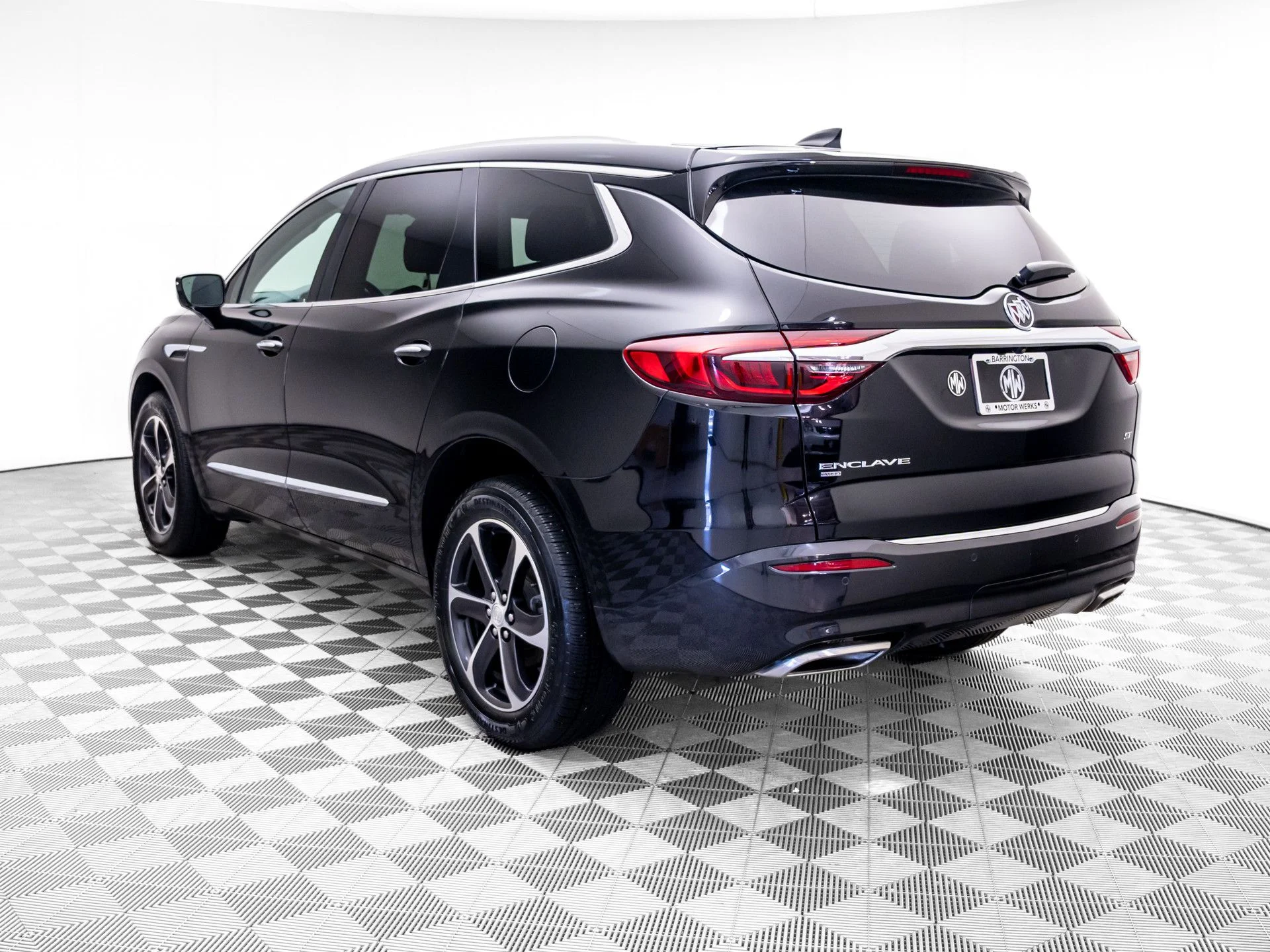 Used 2021 Black Buick Essence image 3