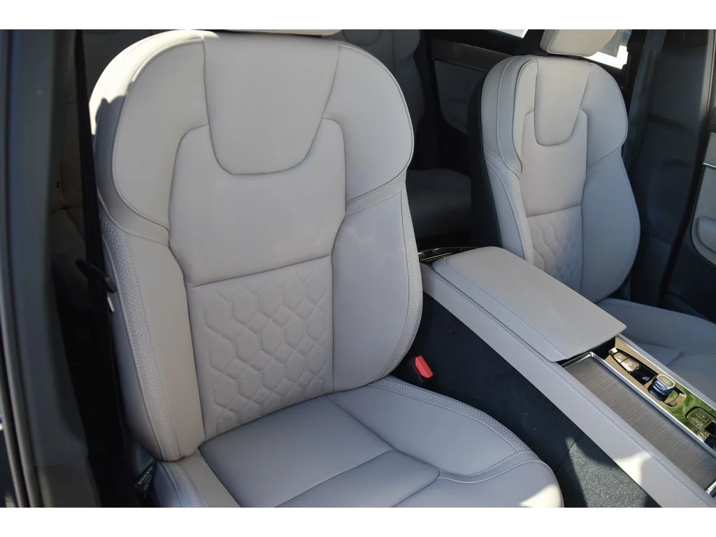 2026 Volvo XC90 Plus - Photo 32