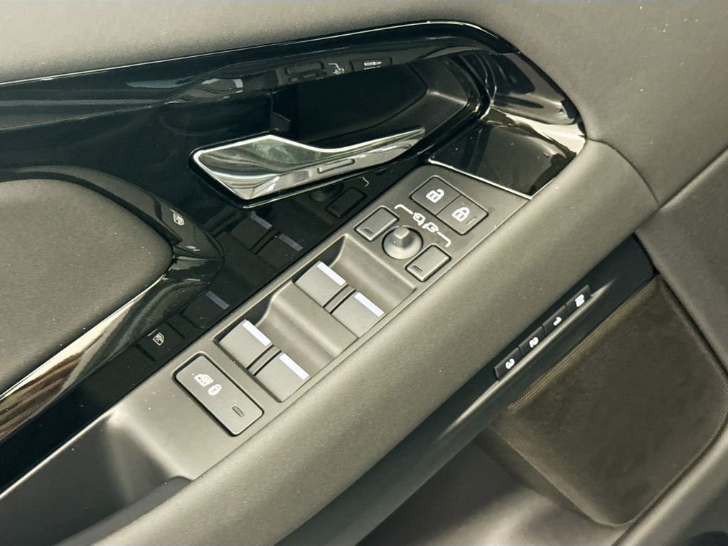New 2026 Tribeca Blue Land Rover Hoxton Edition image 17
