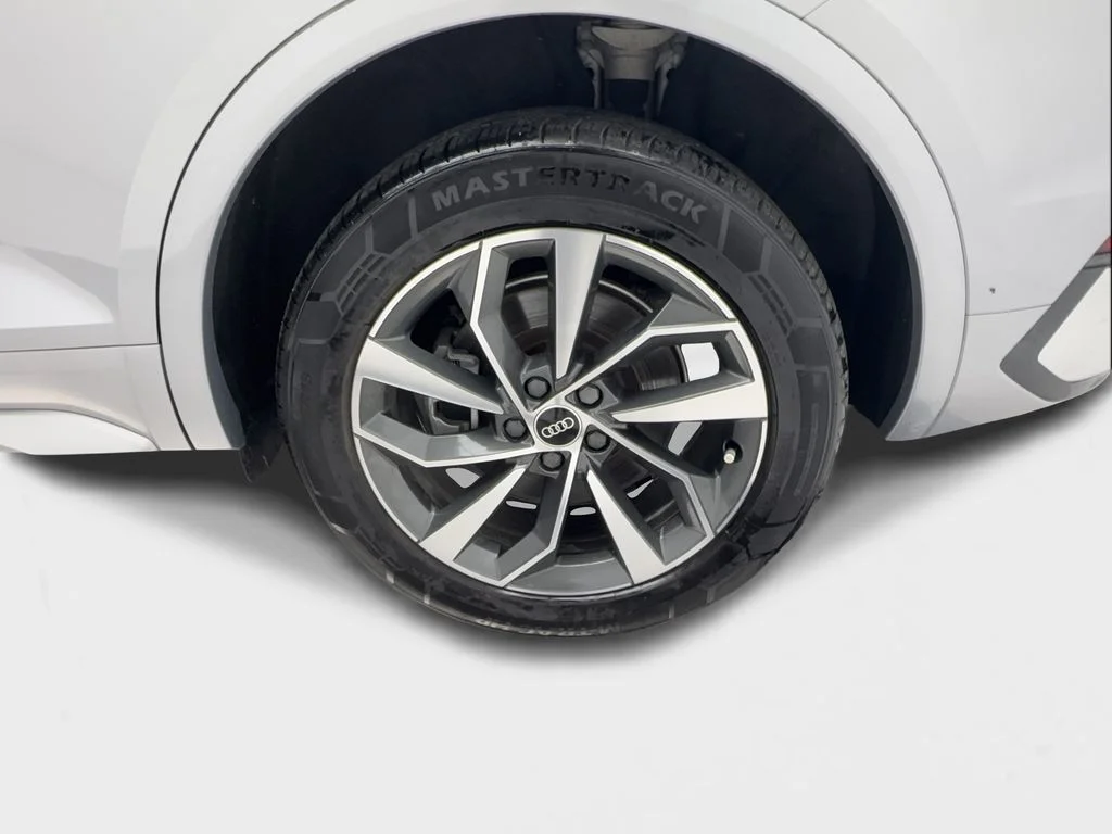 Used 2022 Black Audi  image 12