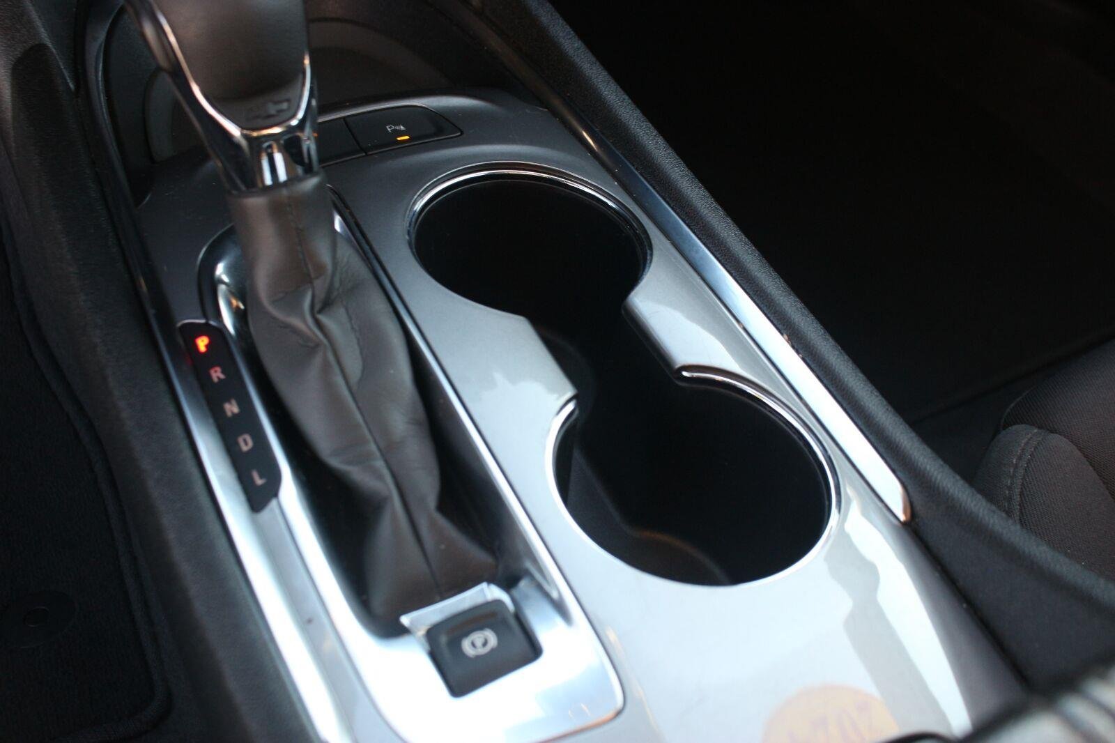 Used 2024 Summit White Chevrolet 1LT image 22