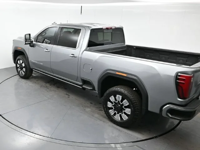 Used 2025 Sterling Metallic GMC Denali image 34