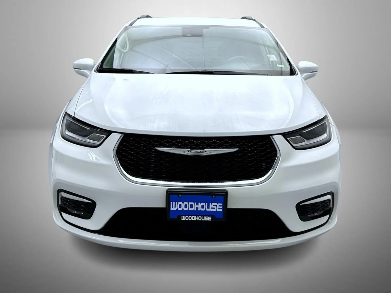Used 2022 White Chrysler Touring L image 2