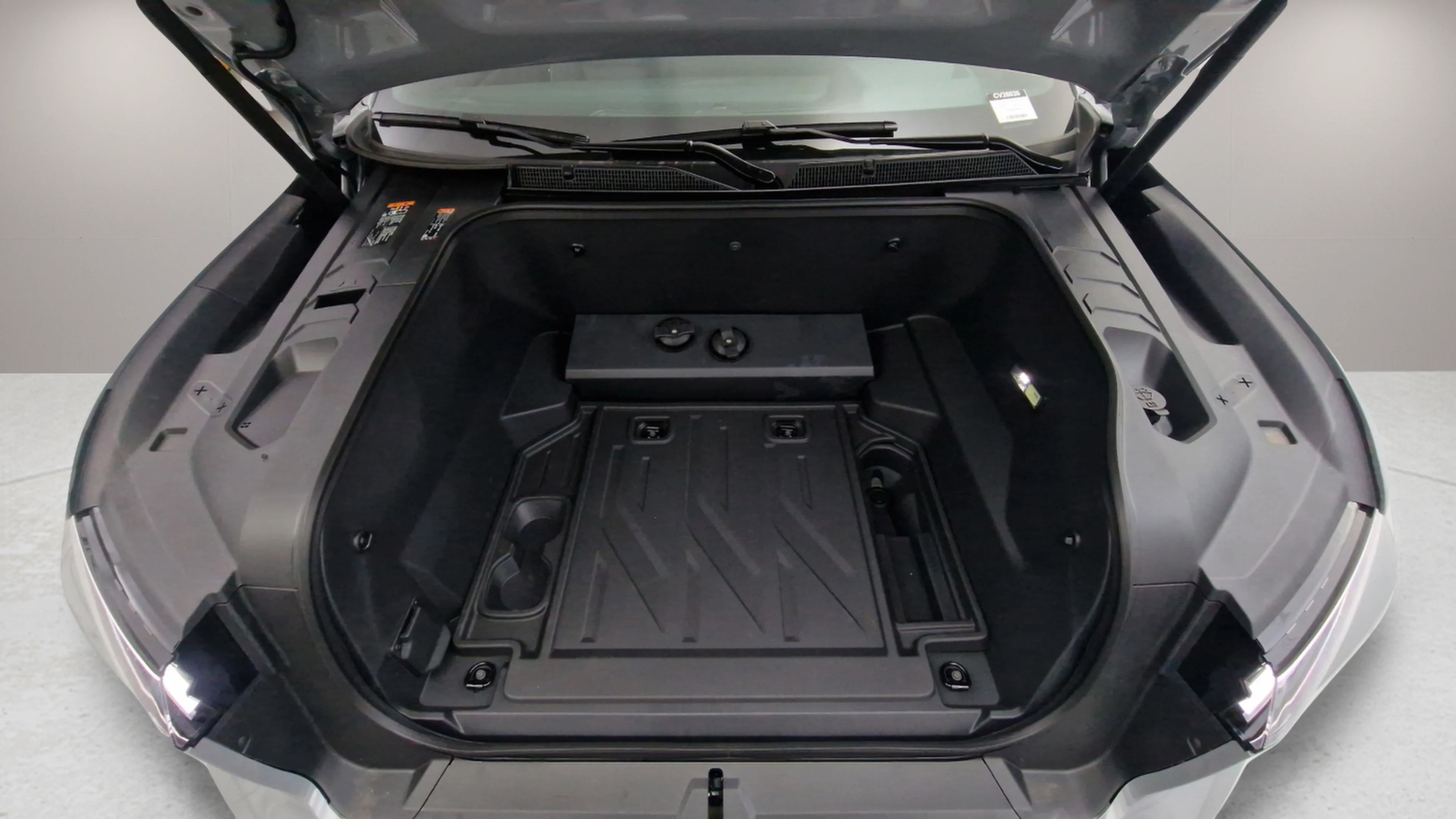 New 2026 Slate Gray Metallic Chevrolet LT - Standard Range image 14